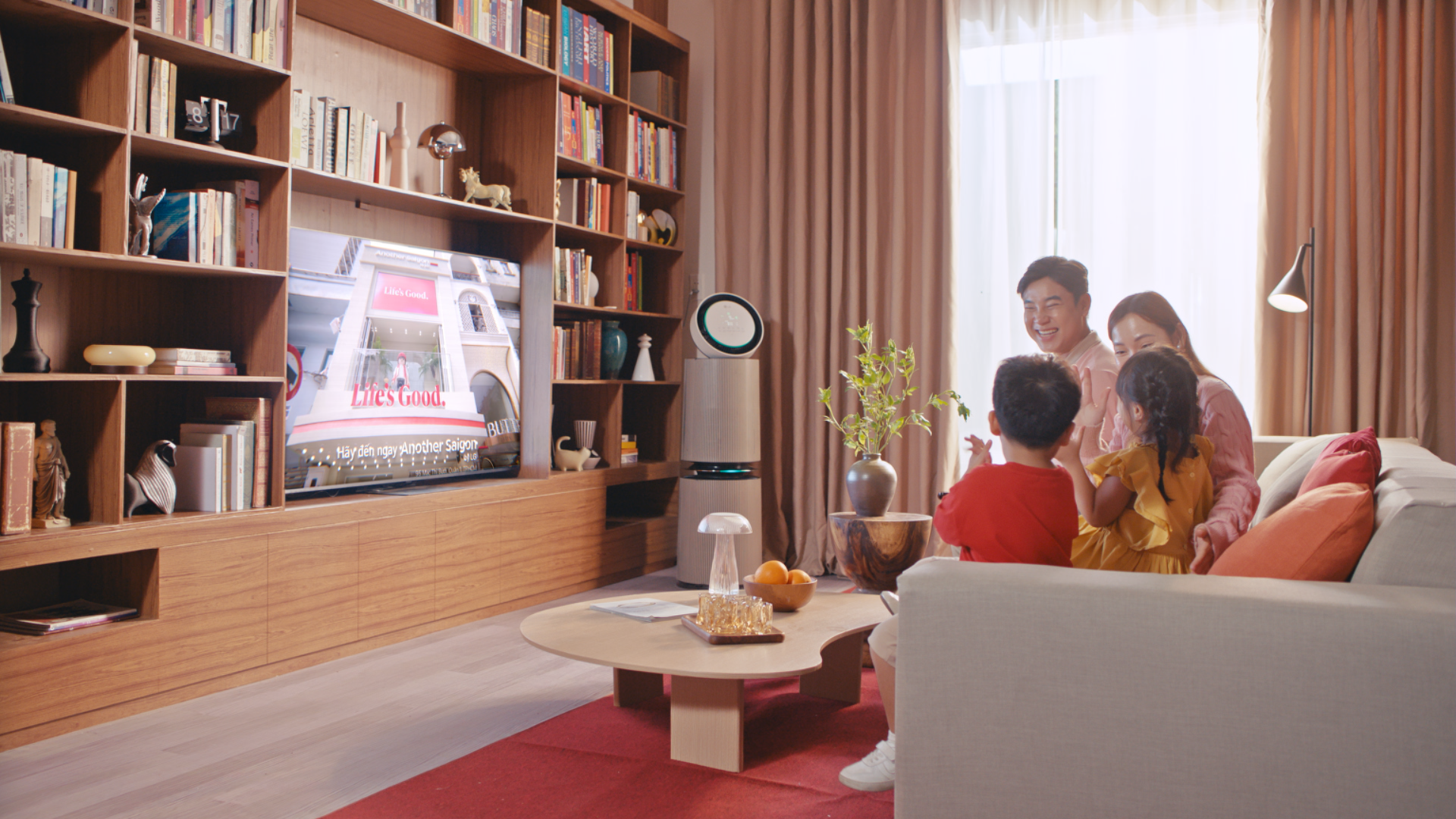 LG ra mắt brand film ‘Thấu cảm chạm Thương yêu’ kỷ niệm 30 năm gắn bó với người Việt