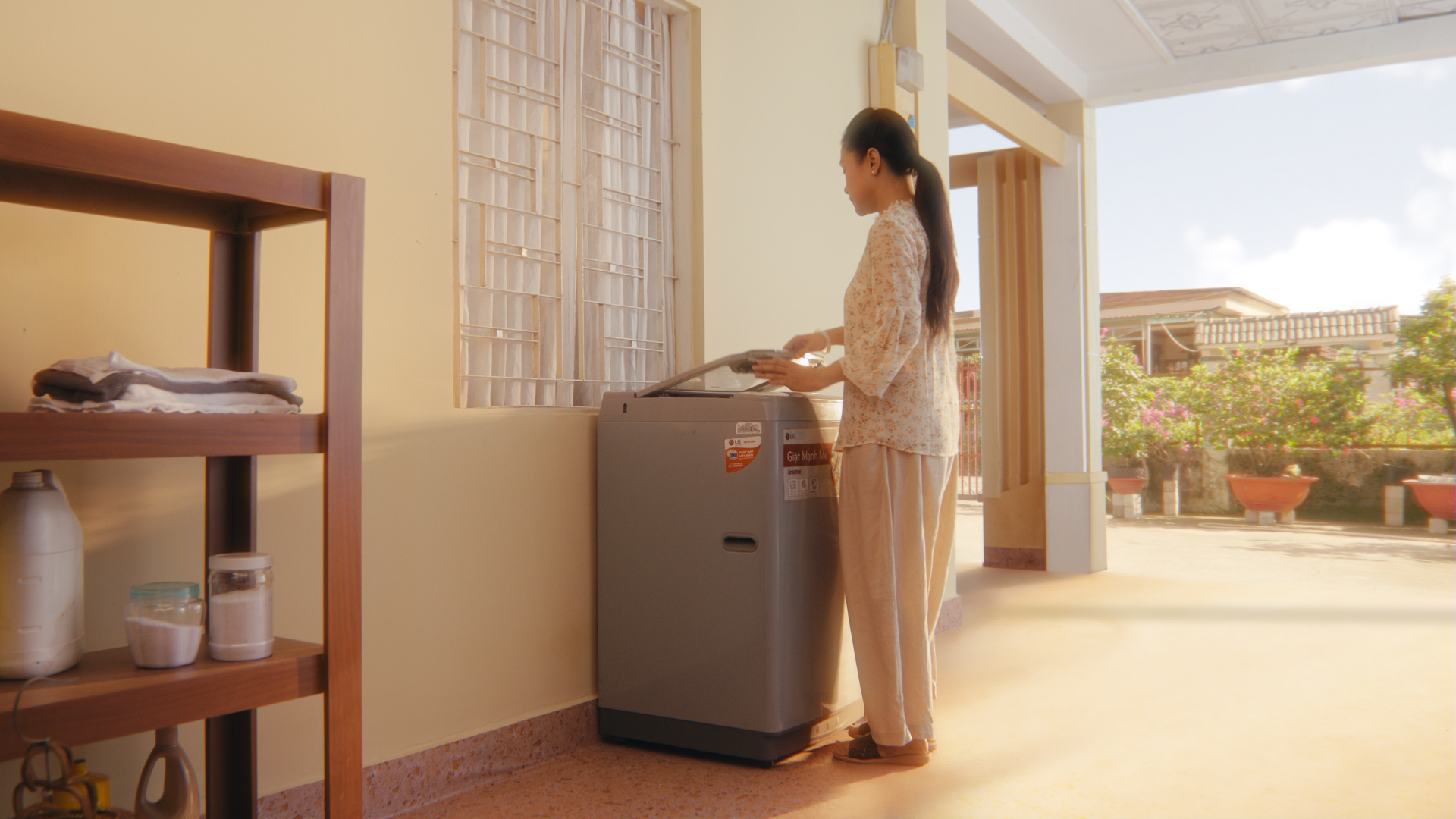 LG ra mắt brand film ‘Thấu cảm chạm Thương yêu’ kỷ niệm 30 năm gắn bó với người Việt